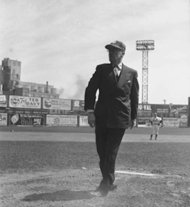 Fred Hamilton throwing a pitch at Maple Leaf Stadium